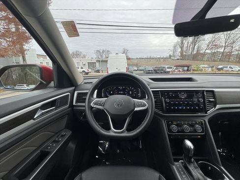 Certified 2022 Volkswagen Atlas SE w/ Black Wheel Package AWD/4WD image 14