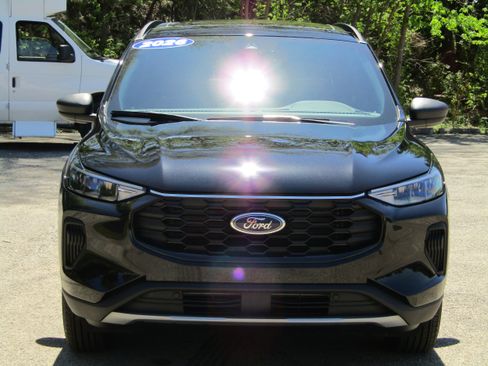 New 2026 Ford Escape ST-Line w/ Cold Weather Package AWD/4WD image 7