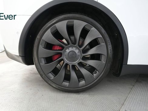 Used 2022 Tesla Model Y Performance image 22