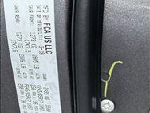 Used 2019 Jeep Cherokee Trailhawk w/ Cold Weather Group image 22