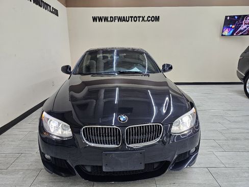 Used 2011 BMW 335i Convertible w/ M Sport Pkg image 3