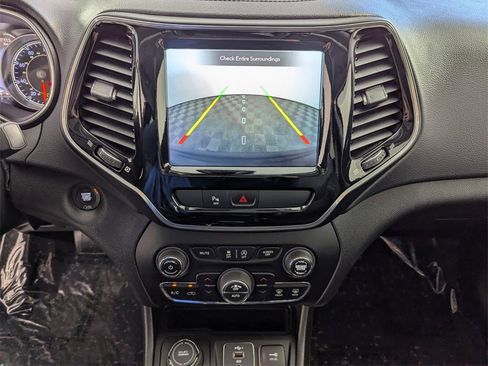 Used 2020 Jeep Cherokee Limited image 26