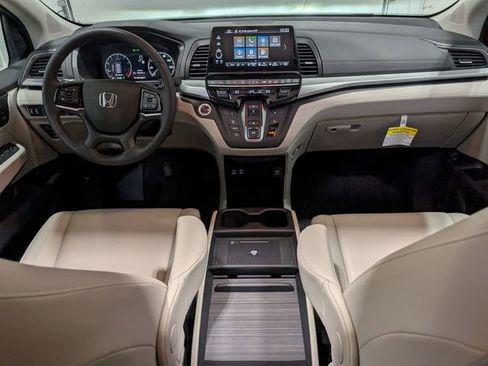Used 2026 Honda Odyssey EX-L image 12
