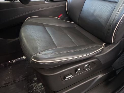 Certified 2023 Cadillac Escalade Sport w/ LPO, ONYX Package image 32