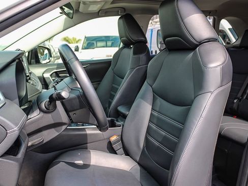 Used 2022 Toyota RAV4 XLE Premium AWD/4WD image 18
