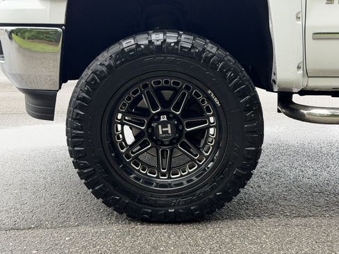 Used 2015 Chevrolet Silverado 1500 LTZ Z71 w/ LTZ Plus Package AWD/4WD image 11