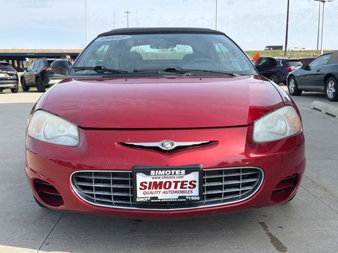 Used 2002 Chrysler Sebring LX image 3