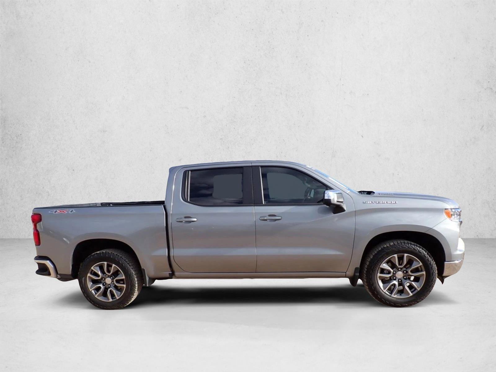Used 2024 Chevrolet Silverado 1500 LT AWD/4WD image 5