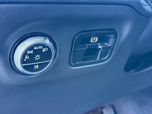 Used 2023 Mercedes-Benz EQE 500 4MATIC Sedan w/ Pinnacle Trim Package image 13