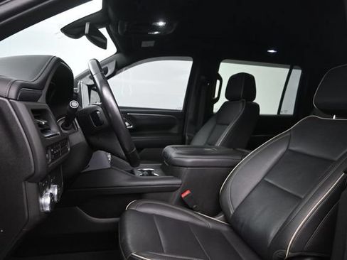 Used 2022 GMC Yukon XL SLT AWD/4WD image 10
