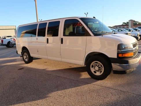 Used 2018 Chevrolet Express 3500 LT w/ LT Preferred Equipment Group image 3