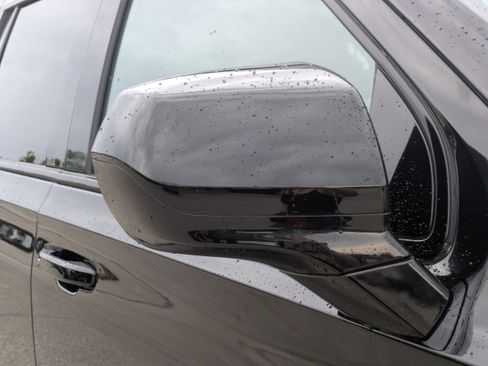 Used 2024 Chevrolet Suburban RST image 10