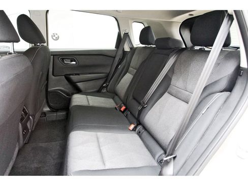 Used 2025 Nissan Rogue SV FWD image 11
