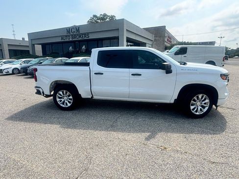 Used 2022 Chevrolet Silverado 1500 Custom RWD image 24