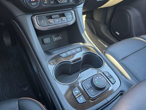 Used 2022 GMC Acadia AT4 w/ Technology Package AWD/4WD image 25