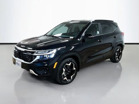 Certified 2025 Kia Seltos S image 3