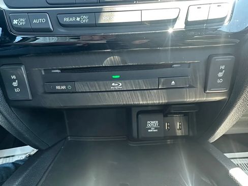 Used 2016 Honda Pilot Touring image 18