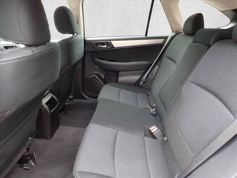 Used 2017 Subaru Outback 2.5i Premium AWD/4WD image 10