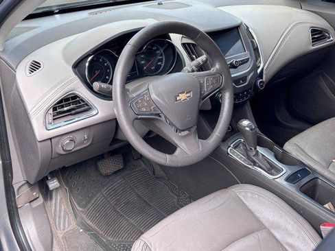 Used 2017 Chevrolet Cruze Premier FWD image 7