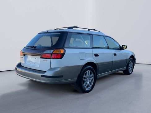 Used 2004 Subaru Outback Wagon image 3