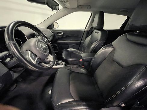 Used 2020 Jeep Compass Latitude w/ Cold Weather Group AWD/4WD image 3