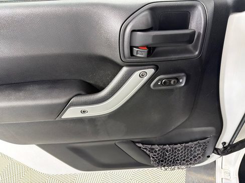 Used 2015 Jeep Wrangler Sahara w/ Connectivity Group image 11