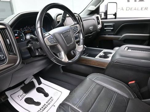 Used 2019 GMC Sierra 2500 Denali w/ Duramax Plus Package AWD/4WD image 19