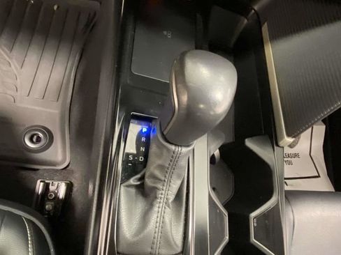 Used 2025 Toyota Camry SE w/ Convenience Package image 19