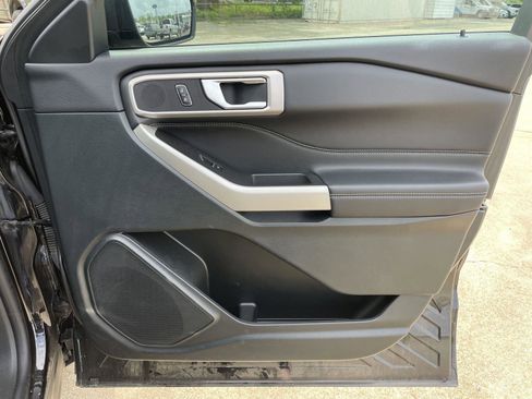 Used 2024 Ford Explorer XLT image 47