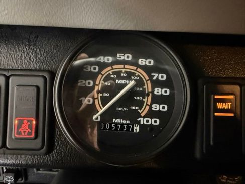 Used 1996 HUMMER H1 4-Door Wagon AWD/4WD image 23