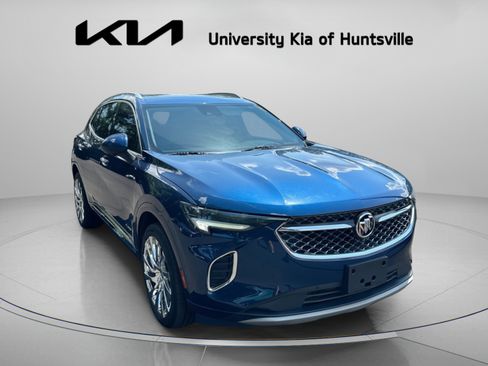 Used 2022 Buick Envision Avenir w/ Technology Package II FWD image 2