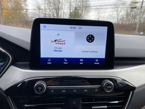 Used 2022 Ford Escape SE w/ Cold Weather Package image 18