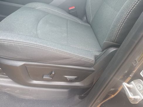 Used 2024 RAM 3500 Big Horn w/ Sport Appearance Package image 16