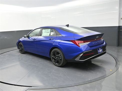 New 2026 Hyundai Elantra SEL Sport image 6