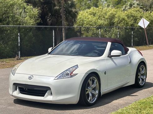 Used 2012 Nissan 370Z Touring w/ Sport Pkg RWD image 11