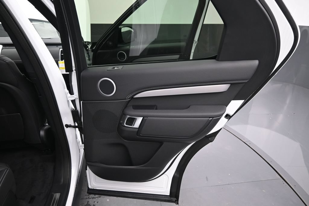 New 2026 Land Rover Discovery Limited Edition AWD/4WD image 12