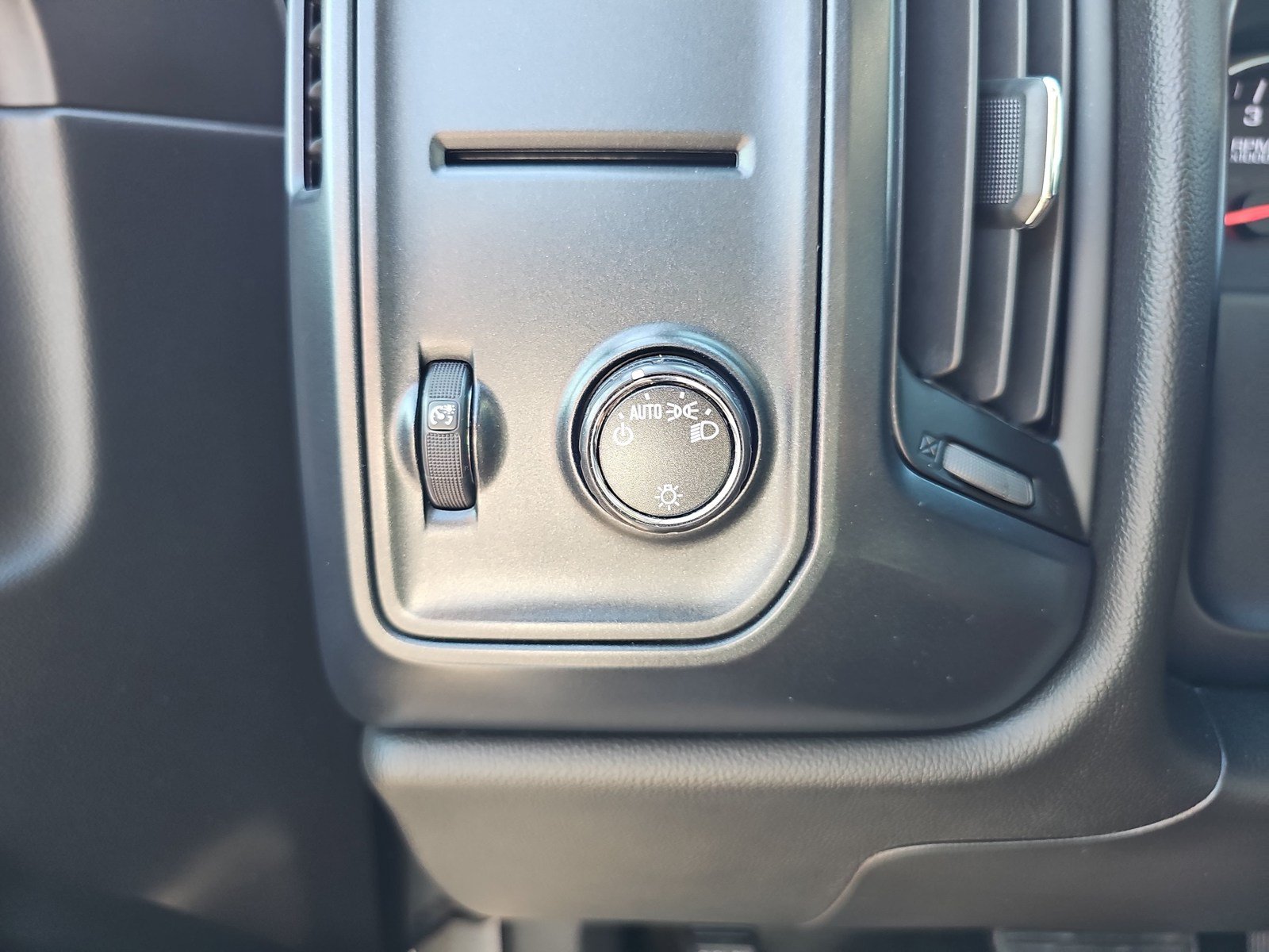 Used 2014 GMC Sierra 1500 2WD Regular Cab w/ Sierra Convenience Package image 29