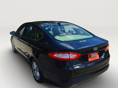 Used 2016 Ford Fusion SE FWD image 6