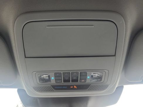 Certified 2022 Ford Explorer XLT w/ Equipment Group 202A AWD/4WD image 19