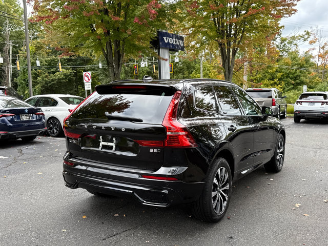 Certified 2024 Volvo XC60 B5 Core w/ Climate Package AWD/4WD image 4