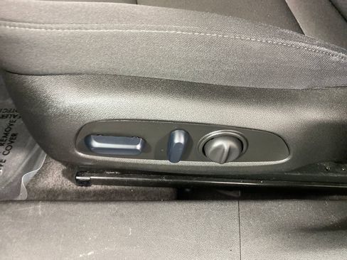 Used 2024 Chevrolet Malibu LT image 8