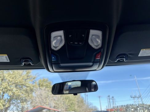 Used 2024 RAM 2500 Tradesman w/ Chrome Appearance Group image 25