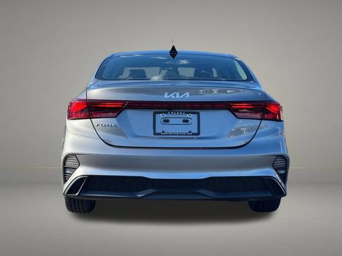 Used 2023 Kia Forte LXS w/ LXS Technology Package FWD image 4