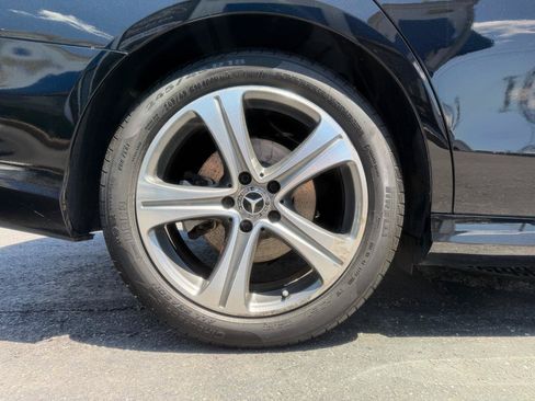 Used 2018 Mercedes-Benz E 300 4MATIC image 30