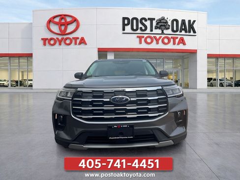 Used 2025 Ford Explorer Active w/ Active Comfort Package RWD image 11
