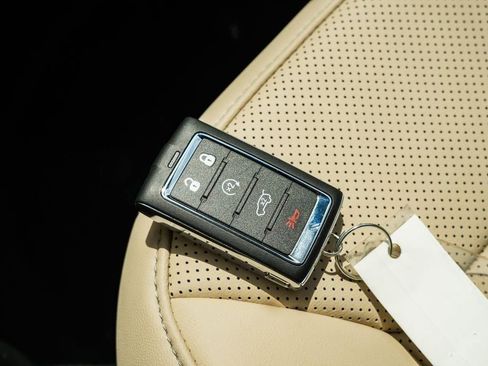 New 2025 Jeep Grand Cherokee L Limited w/ Luxury Tech Group II image 48