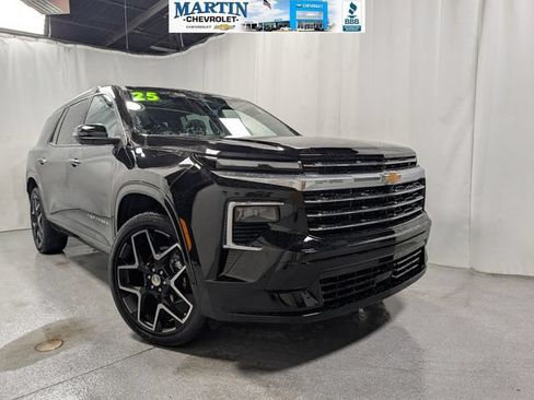 Used 2025 Chevrolet Traverse High Country w/ LPO, Floor Liner Package AWD/4WD image 1