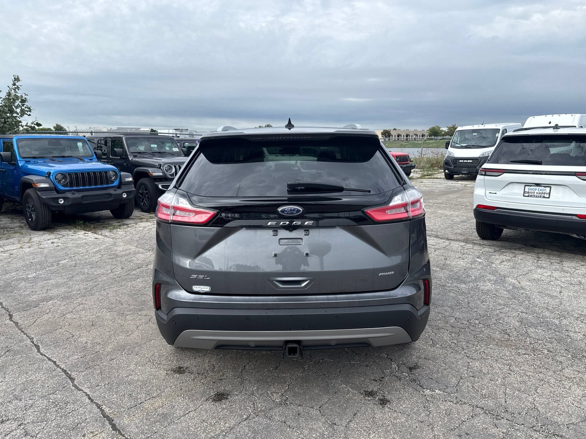 Used 2024 Ford Edge SEL w/ Convenience Package AWD/4WD image 7