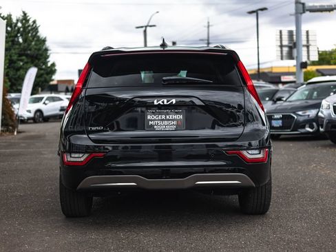 Used 2023 Kia Niro Wave w/ Wave Preserve Package FWD image 8