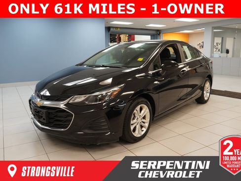 Used 2019 Chevrolet Cruze LT image 1